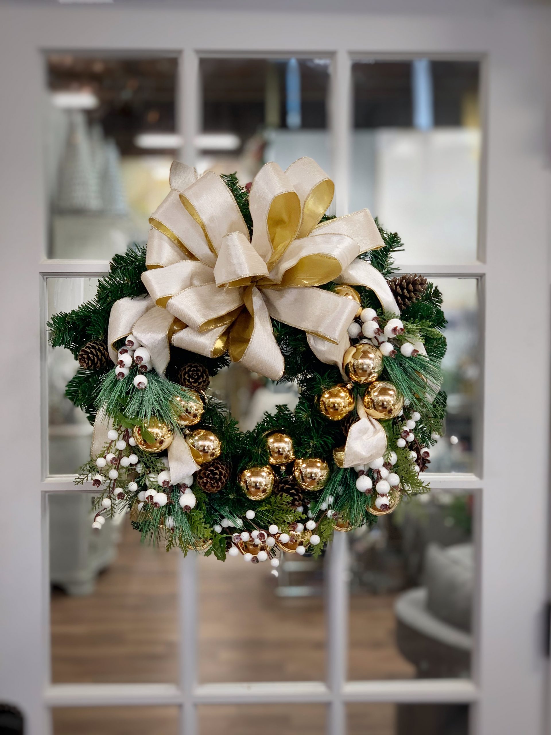 Creative Displays 27in Evergreen Wreath