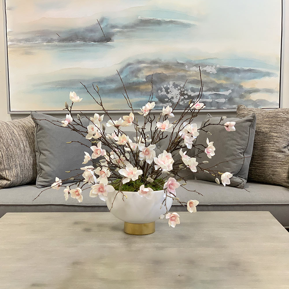 BUTTERFLY MAGNOLIA IN VASE